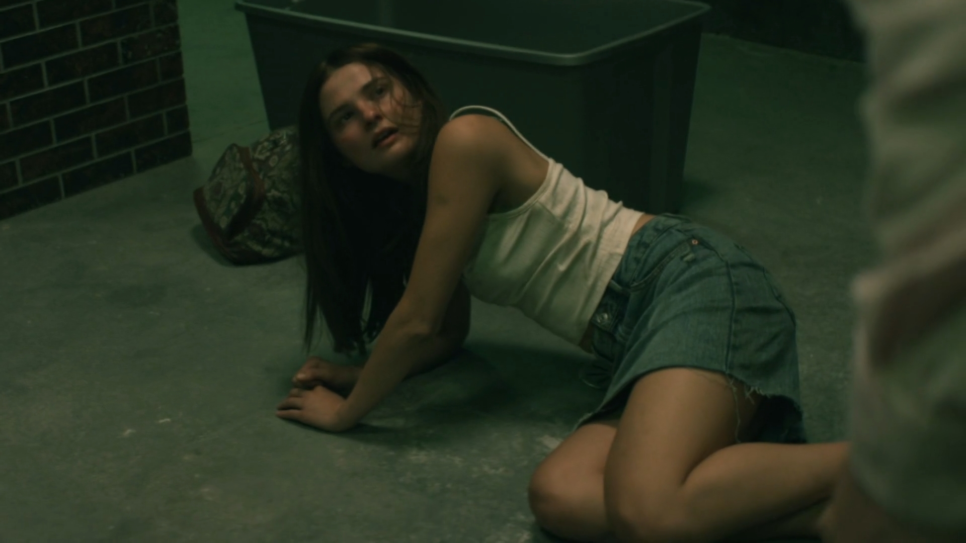 Stefanie Scott, Girl in the Basement (2021) .